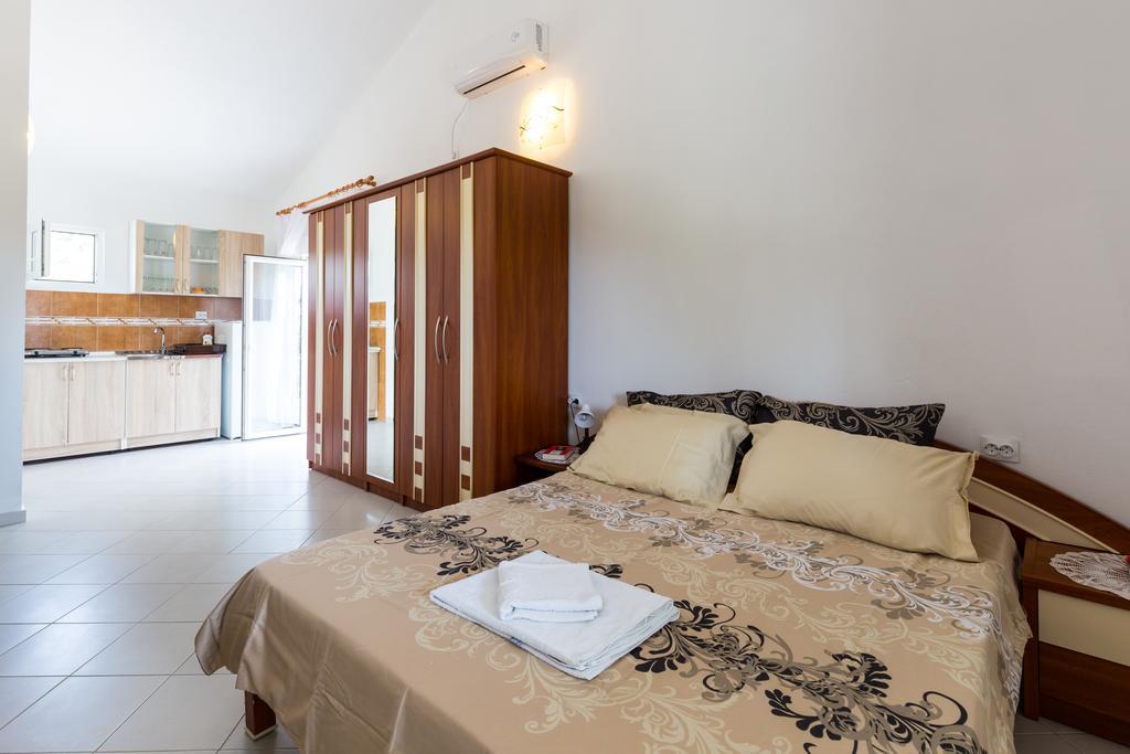 Apartments Sofia Sutomore Exterior photo